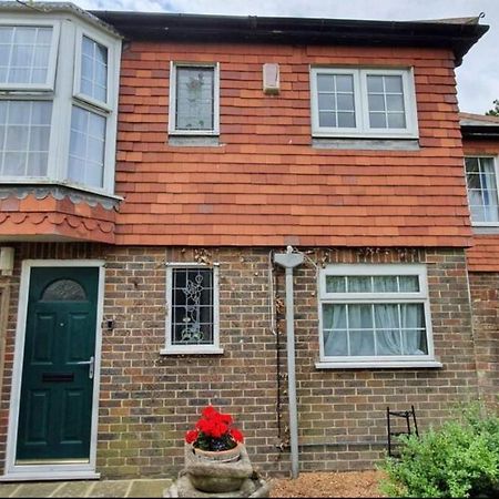 Beautiful 1 Bedroom Cottage With Courtyard. Deal Exterior photo